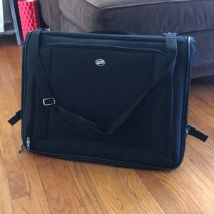American Tourist Garment Bag- Black